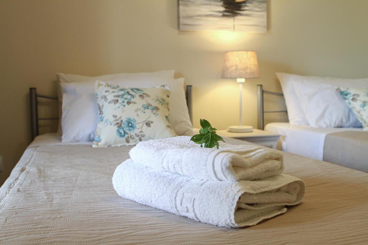 Bed & Breakfast Navigator - *